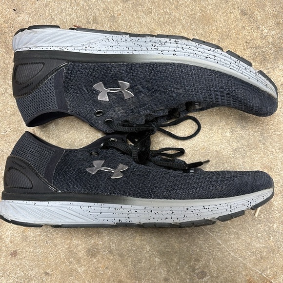 Under armour running shoes - Picture 3 of 6